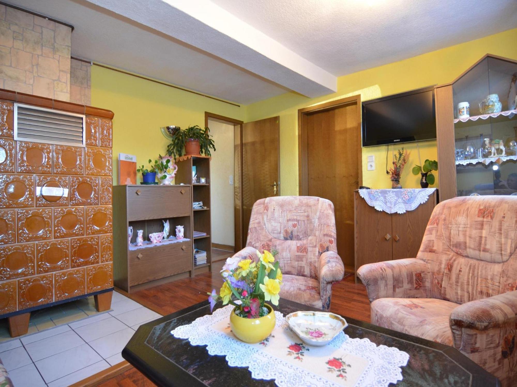 Holiday Home With Garden นอยสตาดท์ อัม เรนน์สไตก์ ภายนอก รูปภาพ