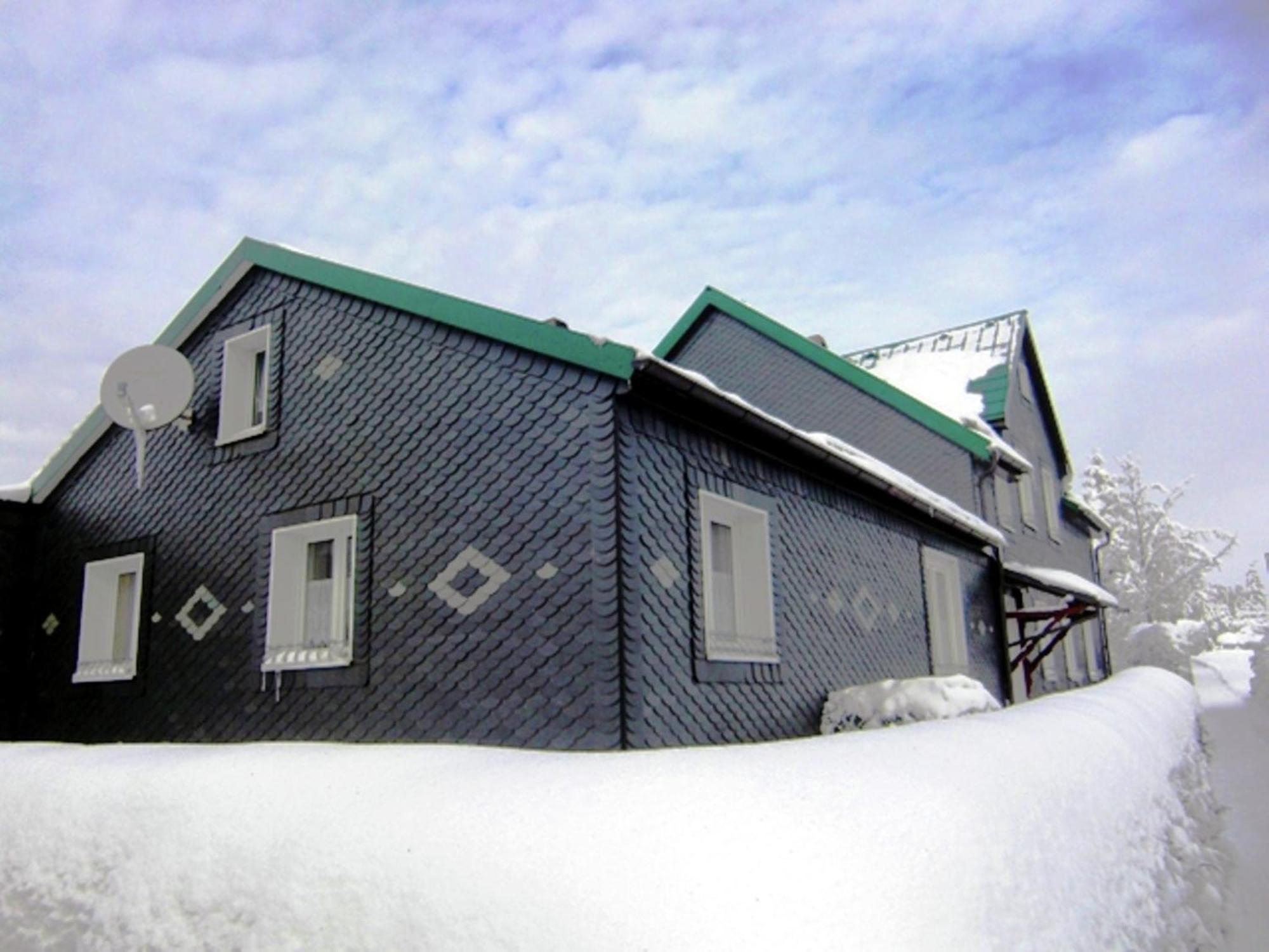 Holiday Home With Garden นอยสตาดท์ อัม เรนน์สไตก์ ภายนอก รูปภาพ