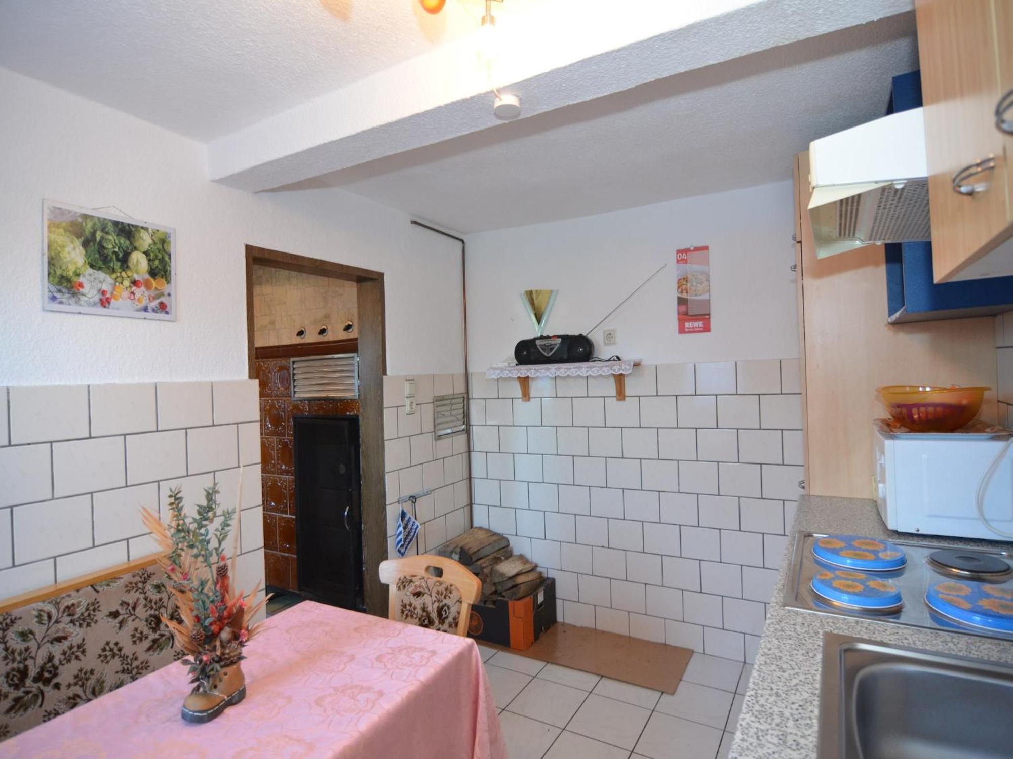 Holiday Home With Garden นอยสตาดท์ อัม เรนน์สไตก์ ภายนอก รูปภาพ