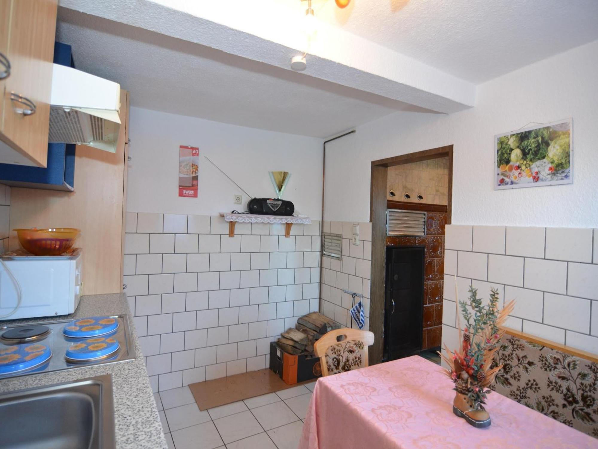 Holiday Home With Garden นอยสตาดท์ อัม เรนน์สไตก์ ภายนอก รูปภาพ